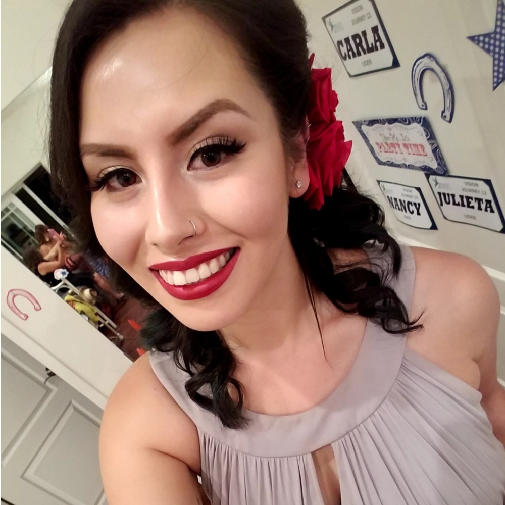 Meet your Posher, Julieta